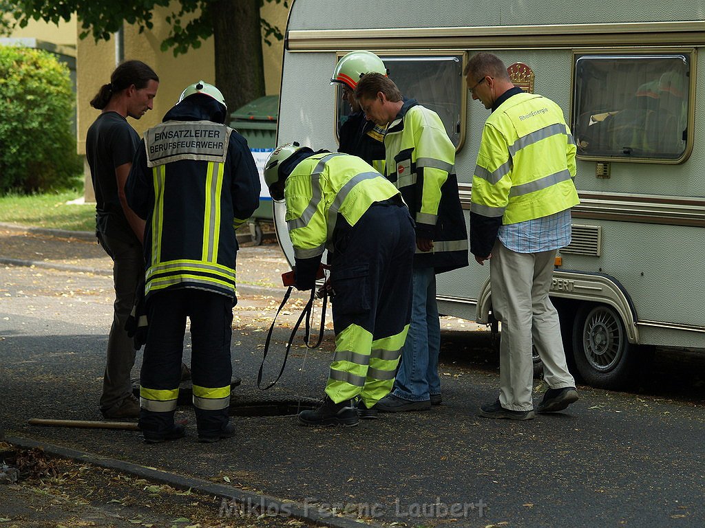 Gasaustritt Koeln Buchheim Hermann Kunzstr P82.JPG